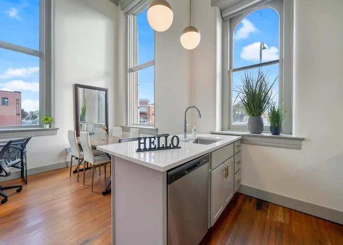 Cozy 2-Br Loft In The Heart Of Louisville #210