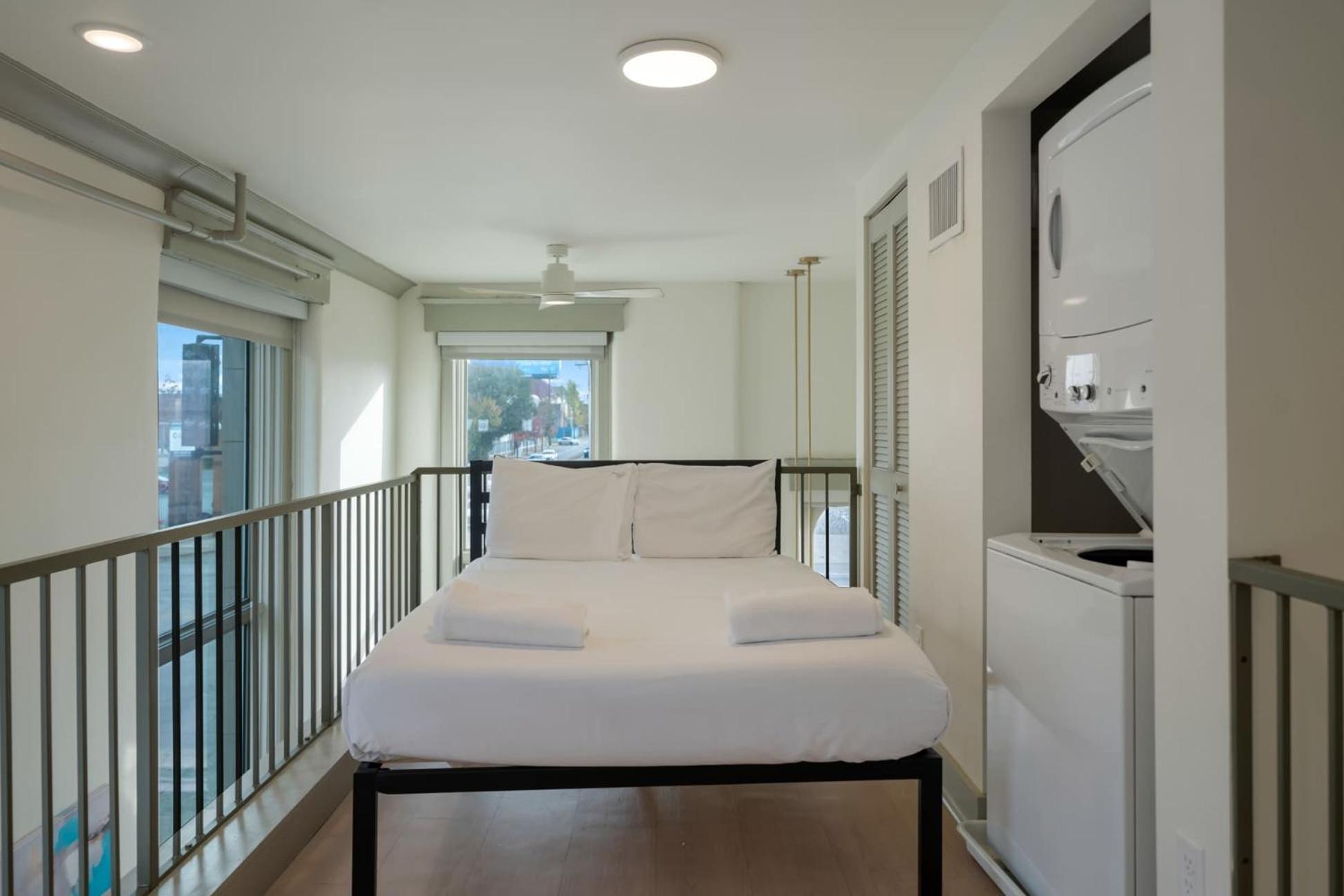 Cozy 2-br Loft In The Heart Of #210 Apartment *