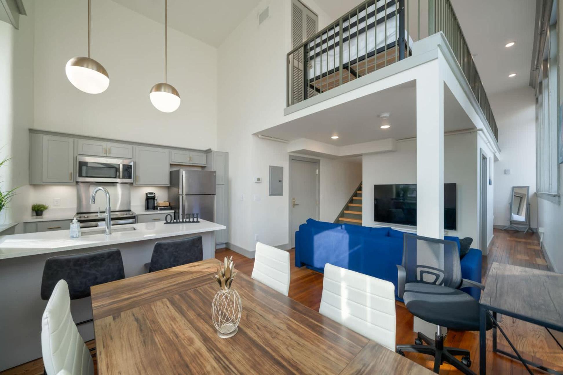 Cozy 2-br Loft In The Heart Of #210 *